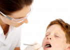 Fotografía de un niño en el dentista | Recurso educativo 686257